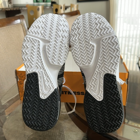 Nike LeBron Black and White Sneakers - Picture 6 of 10